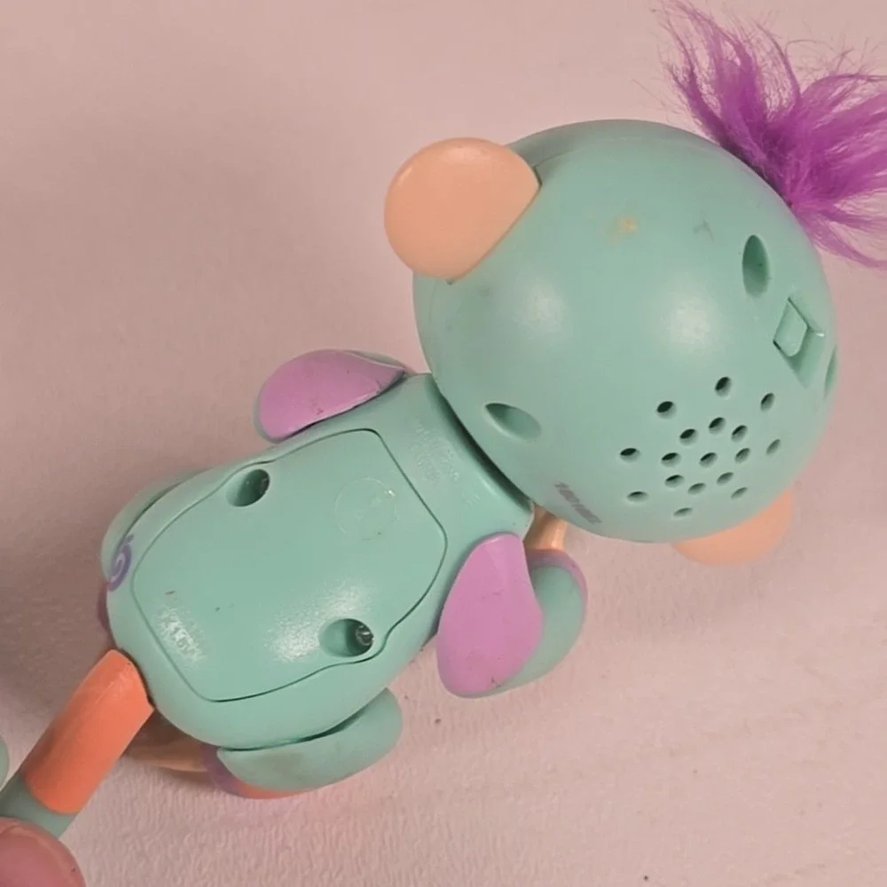 Fingerling‎ Rainbow Monkey- Heads Eyes Move Talks Electronic + Mini
